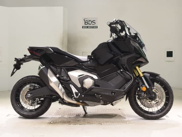 Honda X-ADV750-2