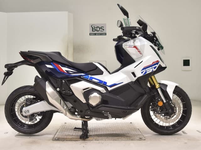 Honda X-ADV750-2