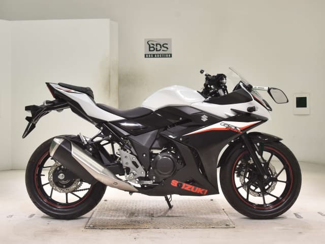 Suzuki GSX250RA