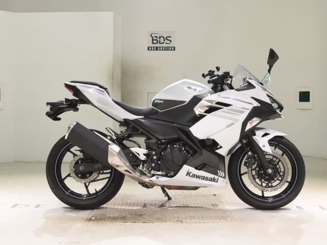 Kawasaki NINJA400-2