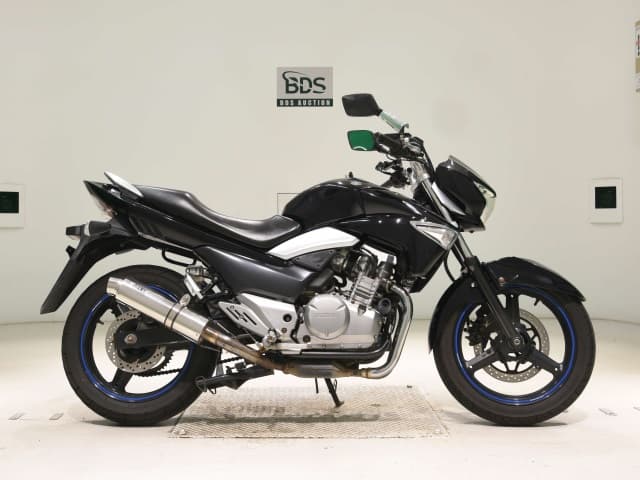 Suzuki GSR250